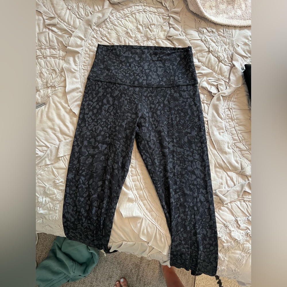 Lululemon align size 6 leggings in black camo 28 inches long